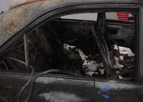 2004 Toyota Camry Le from USA, damaged, VIN 4T1BE30K74U930677